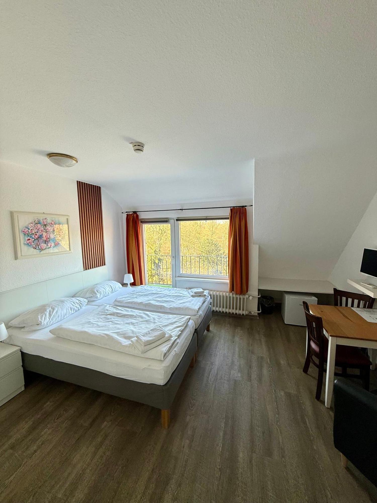Hotel Am Park Braunschweig Exterior photo